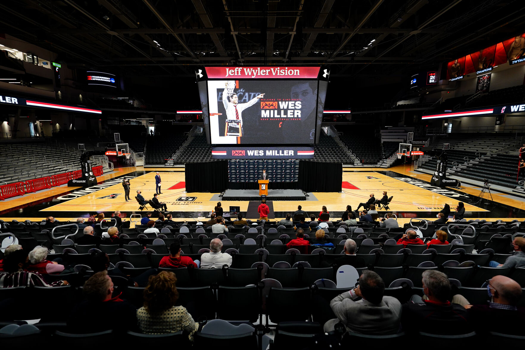 Wes Miller Cincinnati basketball coach, April 16